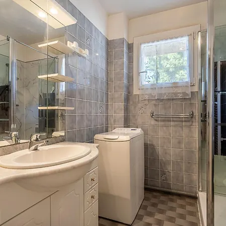 Les Cyclades-11 By Interhome * Le Lavandou