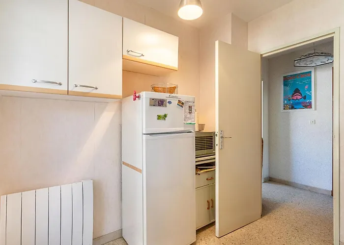 Les Cyclades-11 By Interhome Lägenhet Le Lavandou