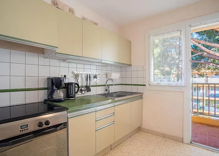 Lägenhet Les Cyclades-11 By Interhome Le Lavandou