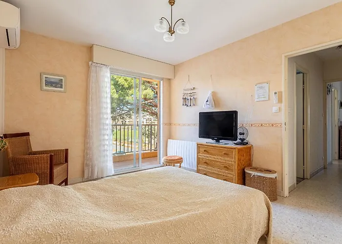 Les Cyclades-11 By Interhome Lägenhet Le Lavandou